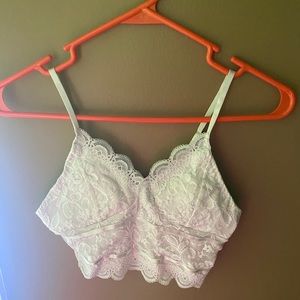 White lace bralette/cropped top